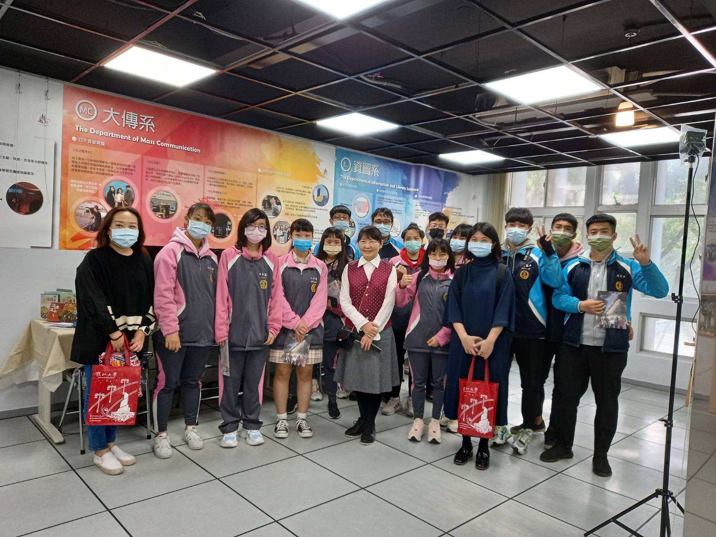 1100311-八斗高中師生參訪首次對外開放的文創學程實踐基地